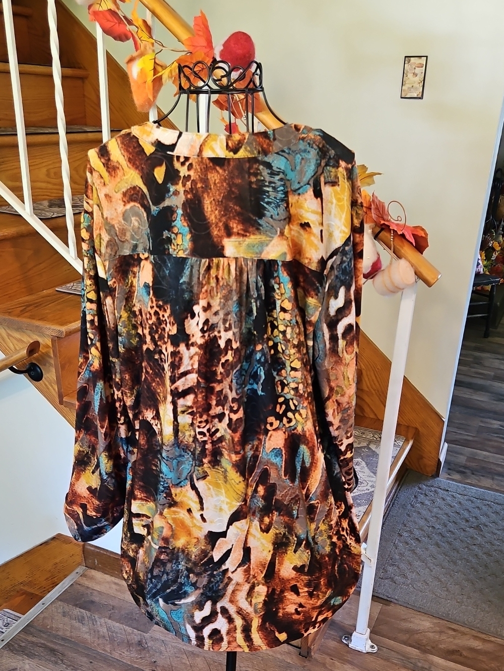 👚Ava & Grace  Multicolor Abstract Button-Front Tunic - Picture 8 of 9